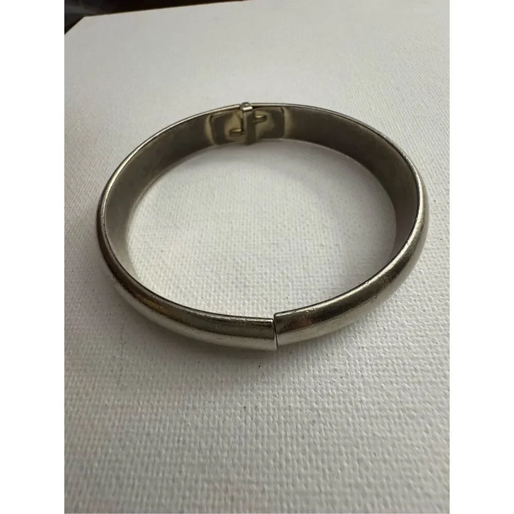 Vintage Womens Whiting &‎ Davis Co Luxury Silver Tone Hinged Bracelet Minimalist